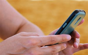 risky dating behavior women public health concern online phone mobile