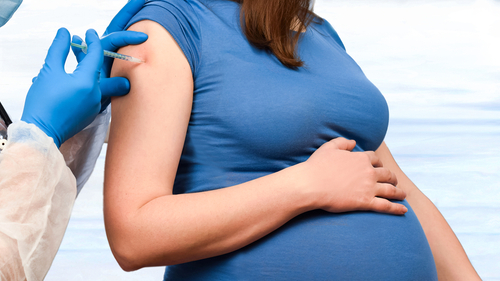 pregnant woman gettins RSV Vaccine